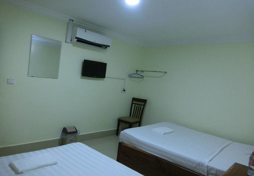 First Hotel Battambang Exterior photo
