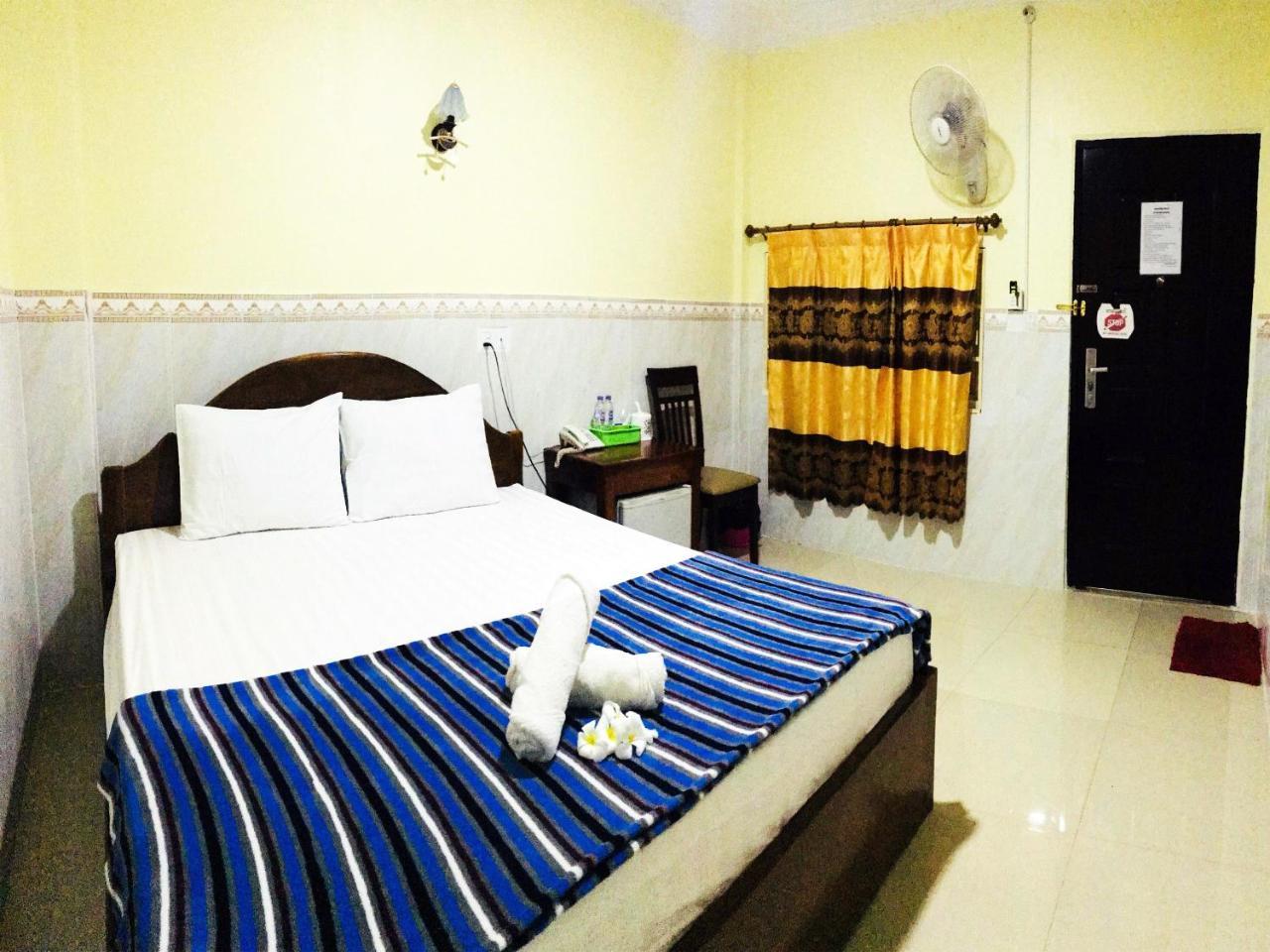 First Hotel Battambang Exterior photo